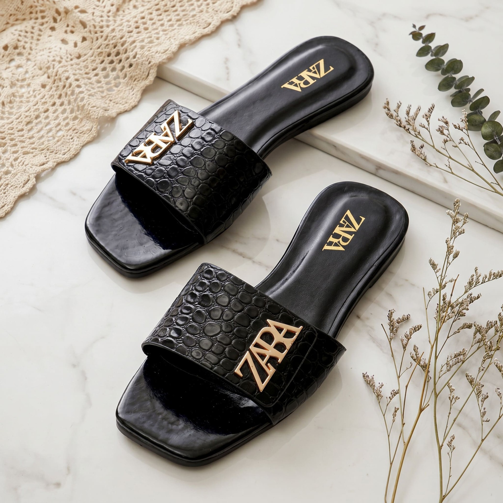 Ladies Shoe 374