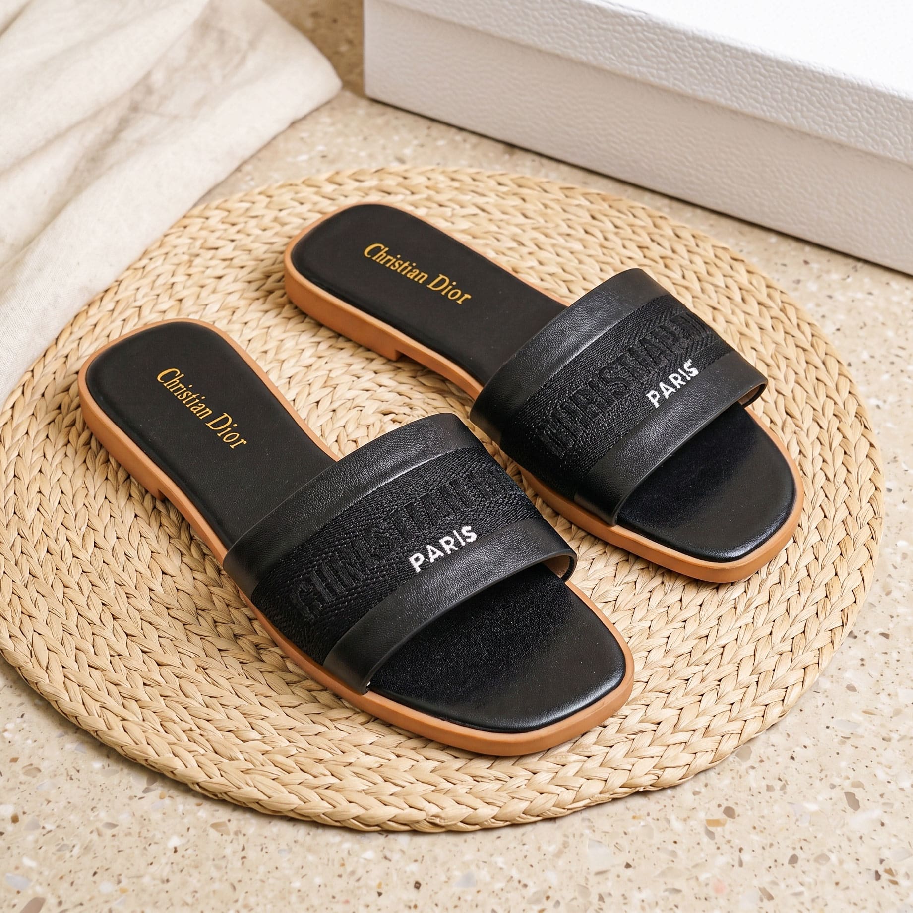 Ladies Shoe 386