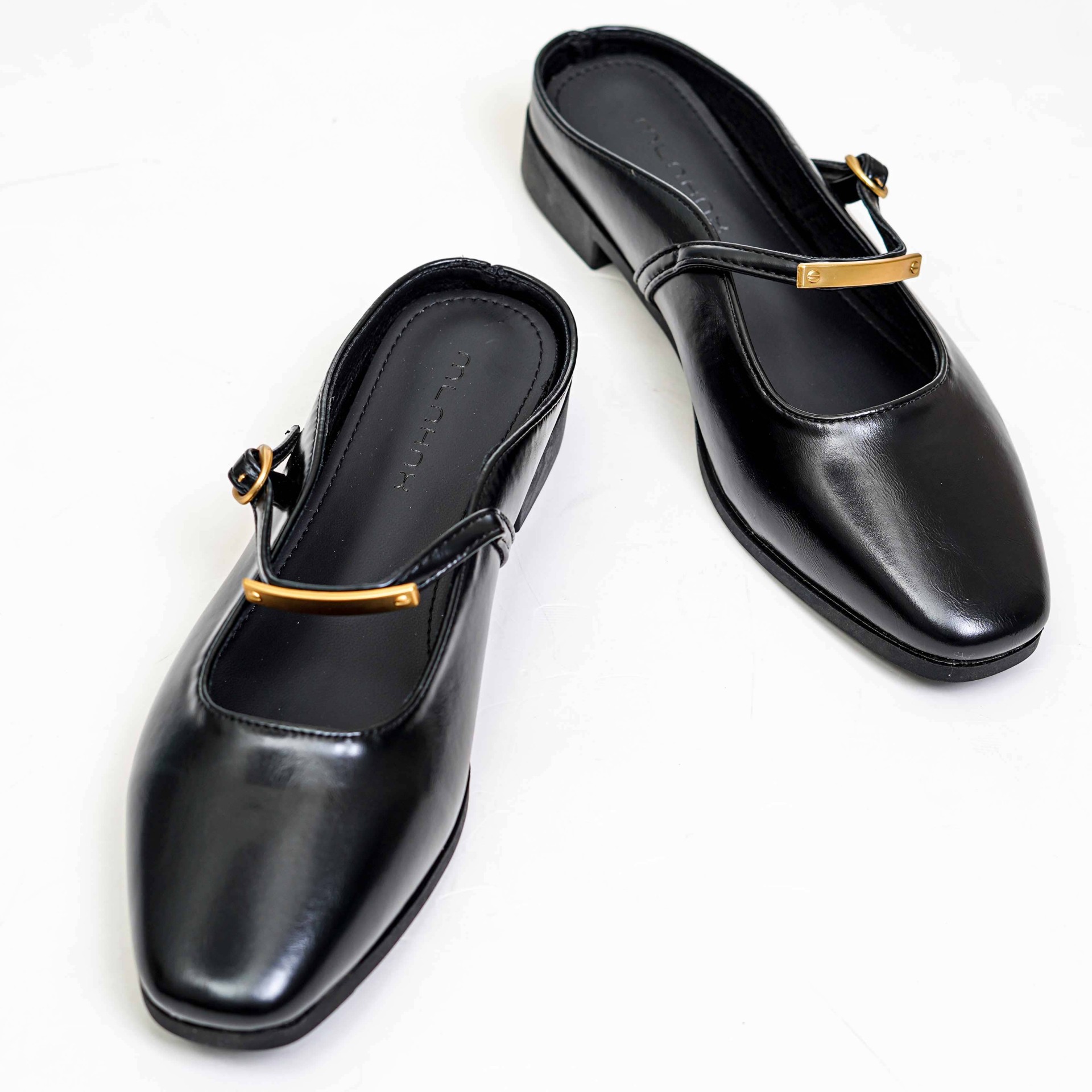 Ladies-Shoe-MW00431_02