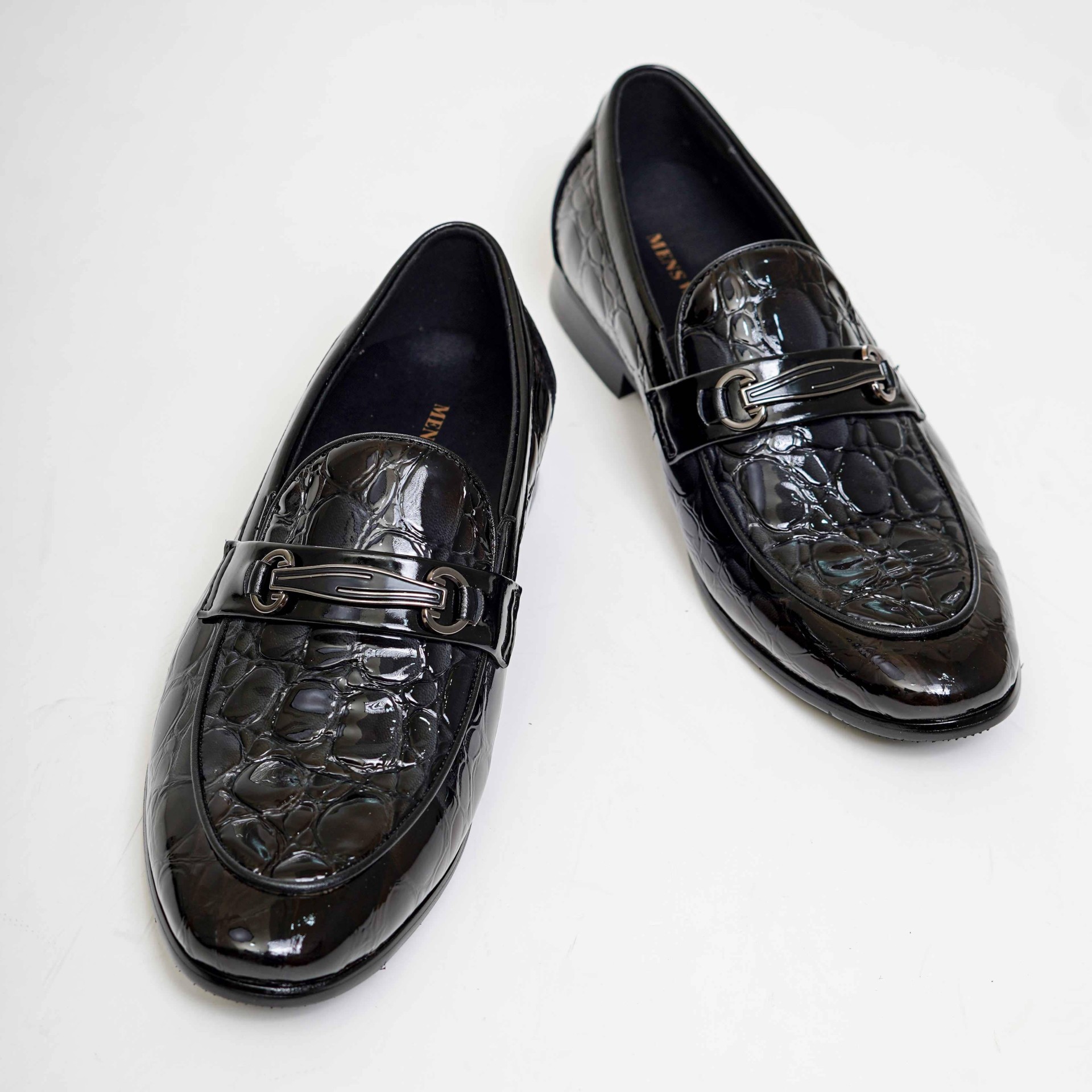 Mens-shoe-MW00020_02