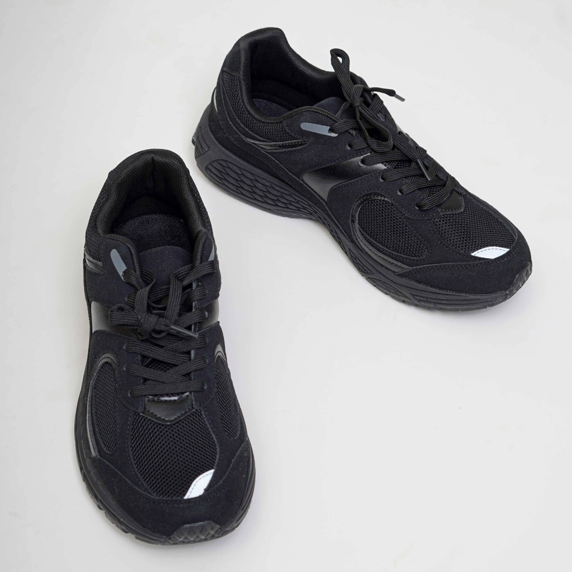Mens-sneaker-MW00009_02